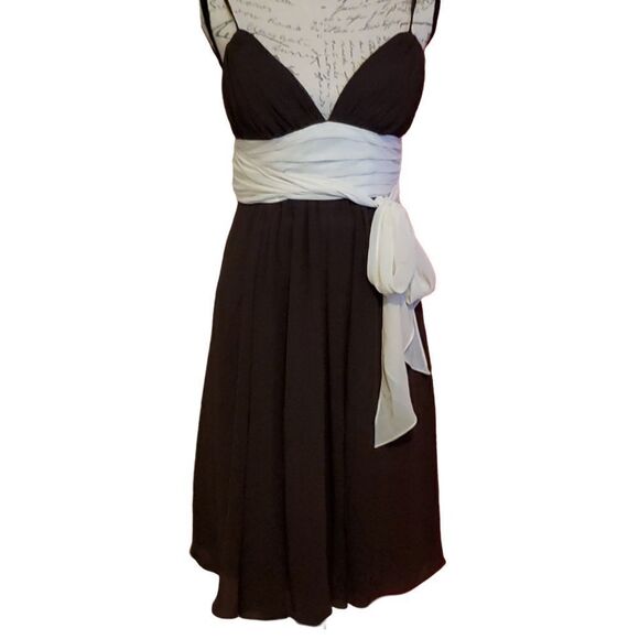 Bari Jay Ladies Brown & Cream Deep V-Neck Knee Length Formal Dress - Size 6 - Picture 1 of 9